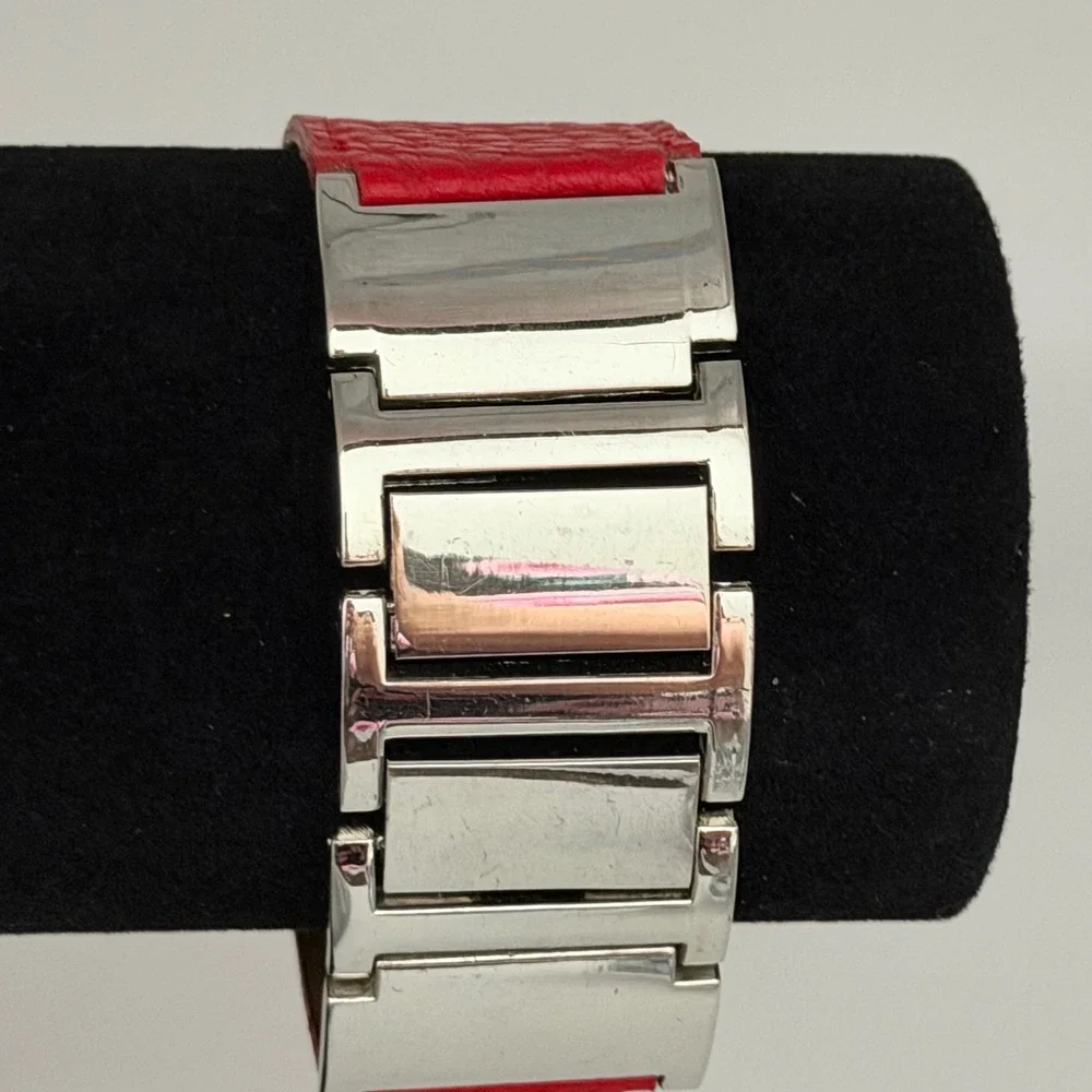 GG Quartz Japan Movt Watch Red Faux Leather Strap Mother of Pearl Dial Vintage